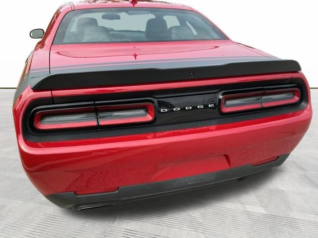 Used 2017 Dodge Challenger R/T Scat Pack RWD image 9
