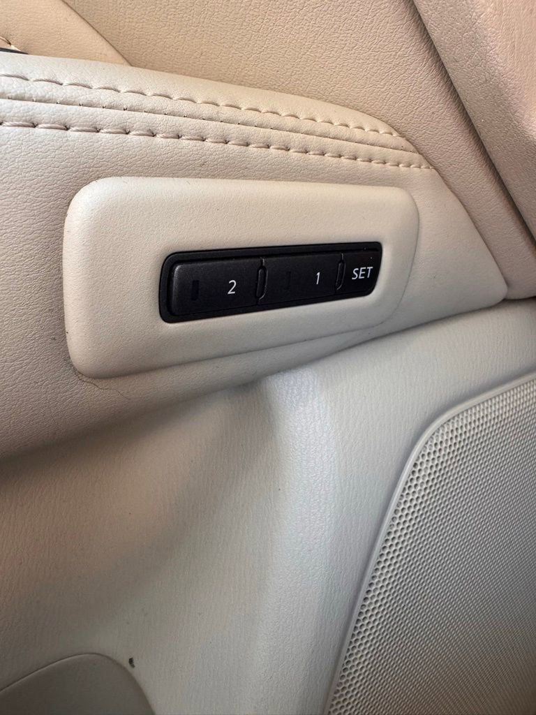 Used 2013 INFINITI JX35 AWD w/ Premium Pkg image 29