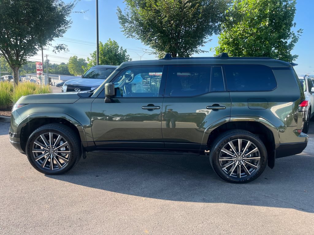 Used 2025 Lexus GX 550 w/ Accessory Package (2T) AWD/4WD image 4