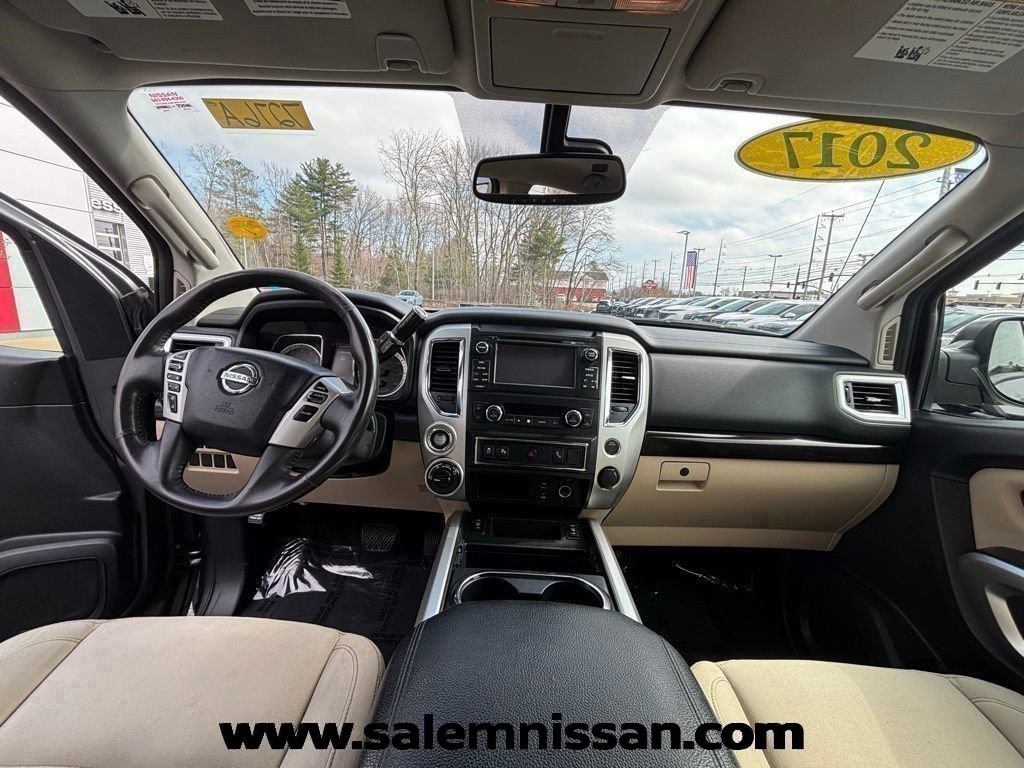 Used 2017 Nissan Titan SV image 10