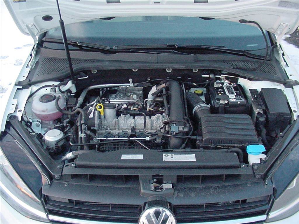 Used 2019 Volkswagen Golf S image 24