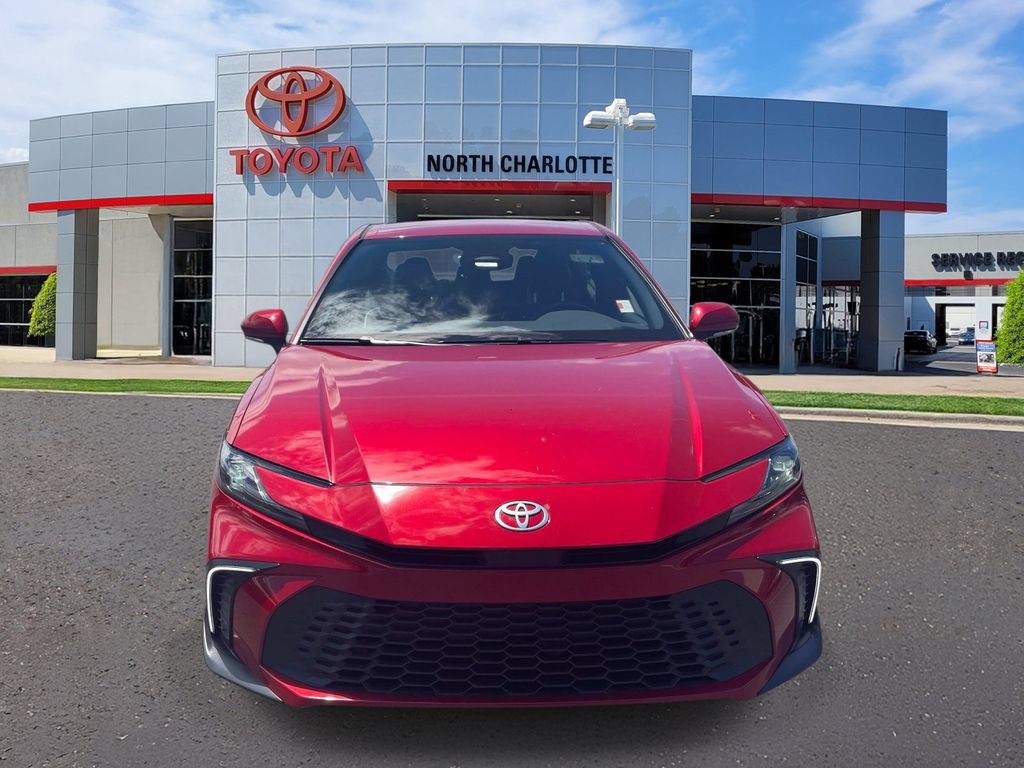 Used 2025 Toyota Camry SE FWD image 3