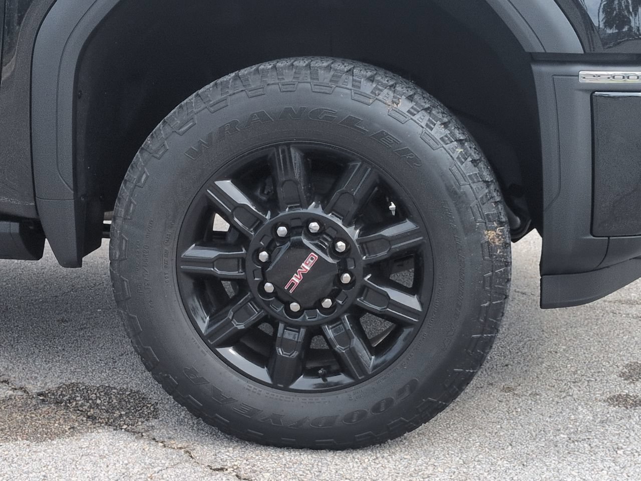 Used 2024 GMC Sierra 2500 AT4 w/ AT4 Premium Plus Package AWD/4WD image 10