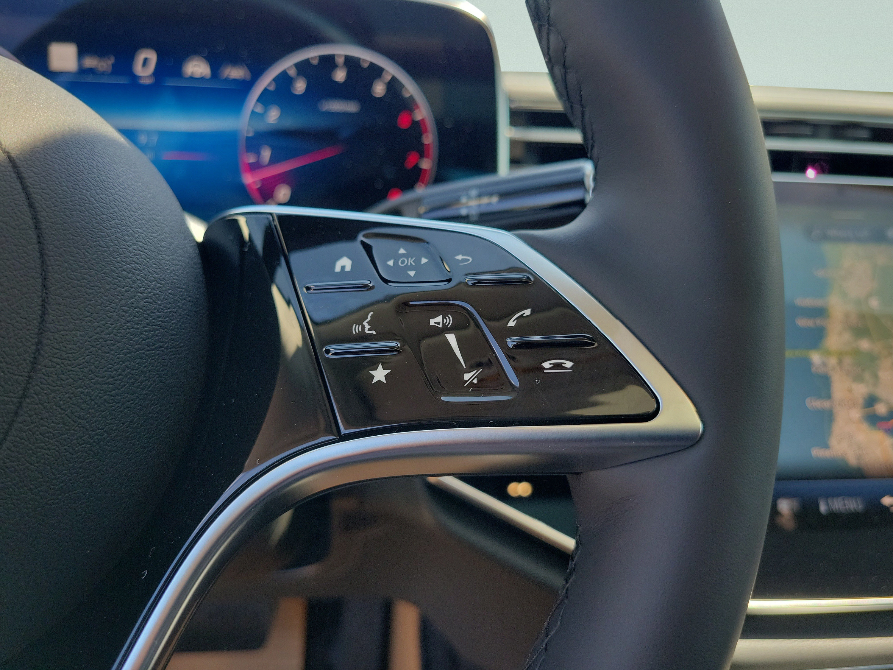 New 2026 Mercedes-Benz E 450 4MATIC Sedan image 23