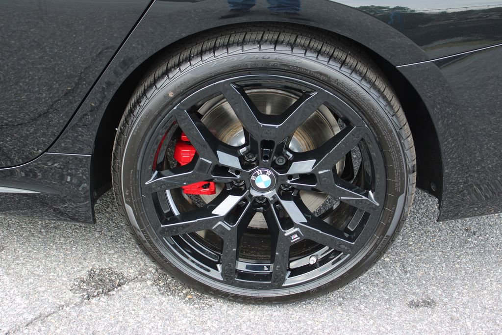 New 2026 BMW 330i xDrive Sedan w/ M Sport Package AWD/4WD image 35