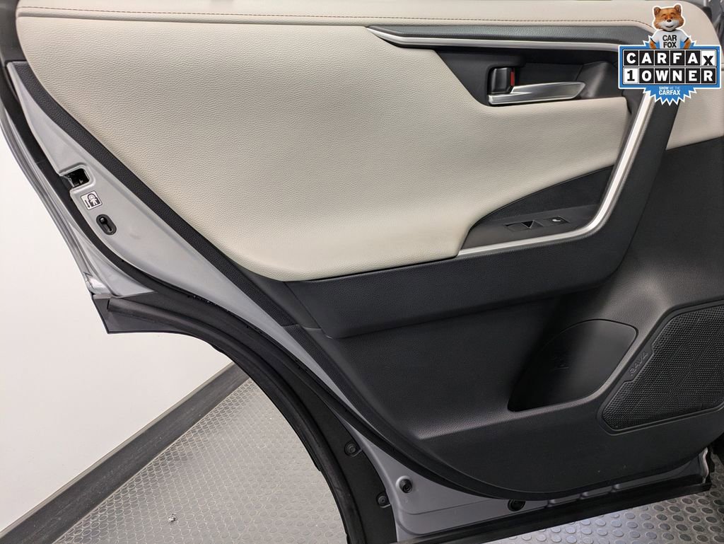 Used 2020 Toyota RAV4 Limited image 23