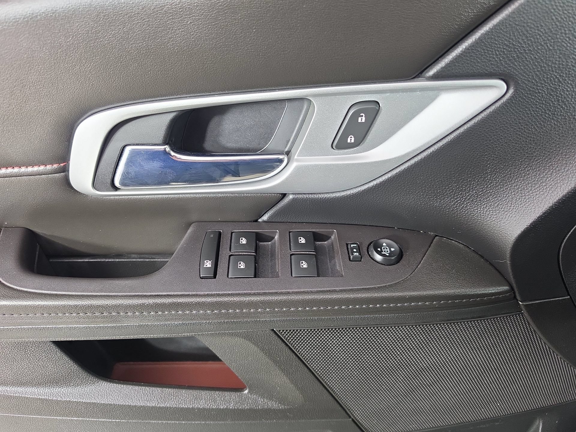 Used 2017 GMC Terrain SLE FWD image 16