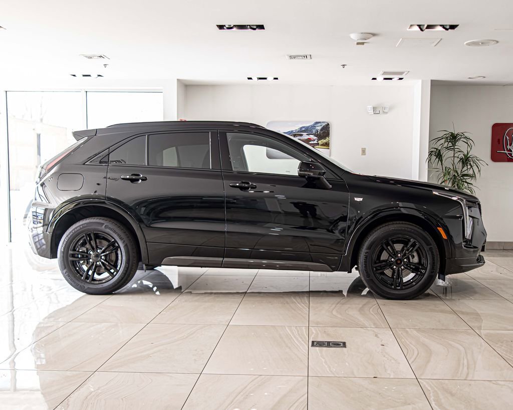 Used 2025 Cadillac XT4 Sport image 10