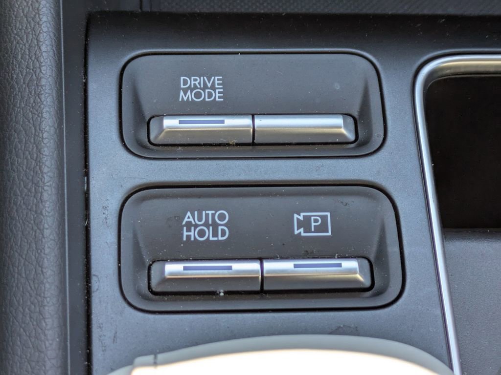 Used 2025 Hyundai Elantra Sport image 25