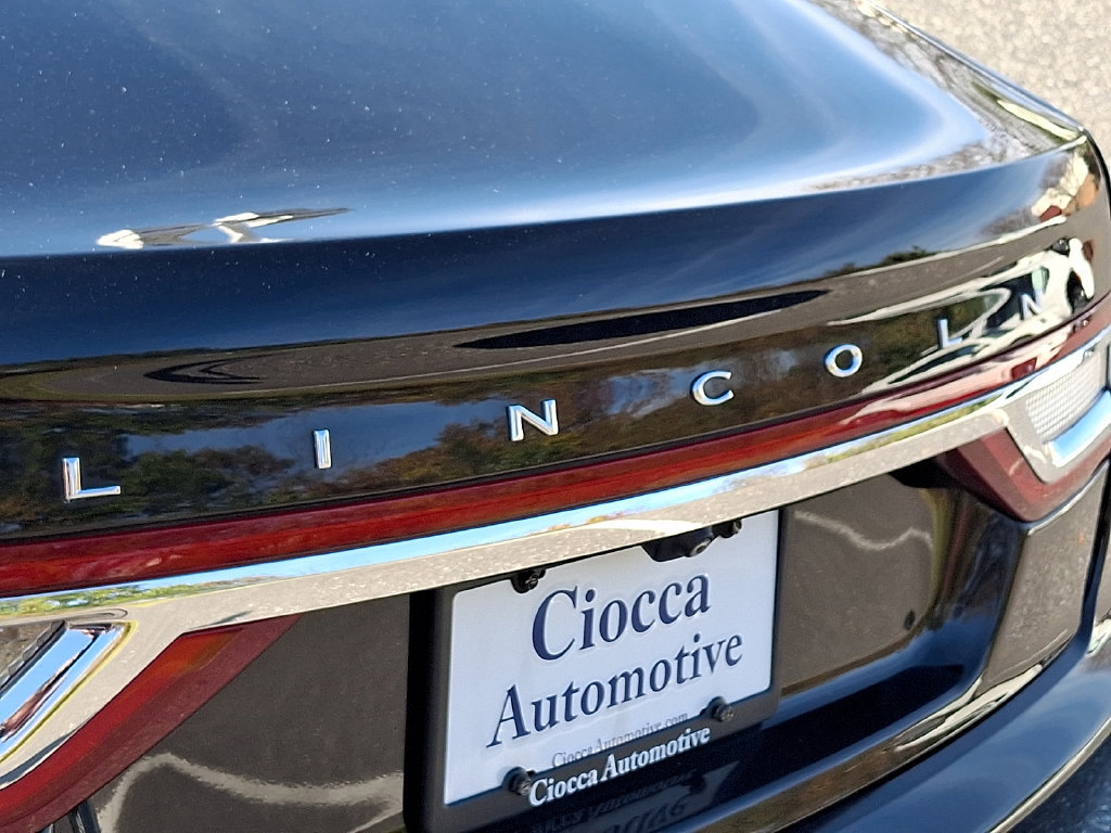 Used 2019 Lincoln Continental Premiere AWD/4WD image 30