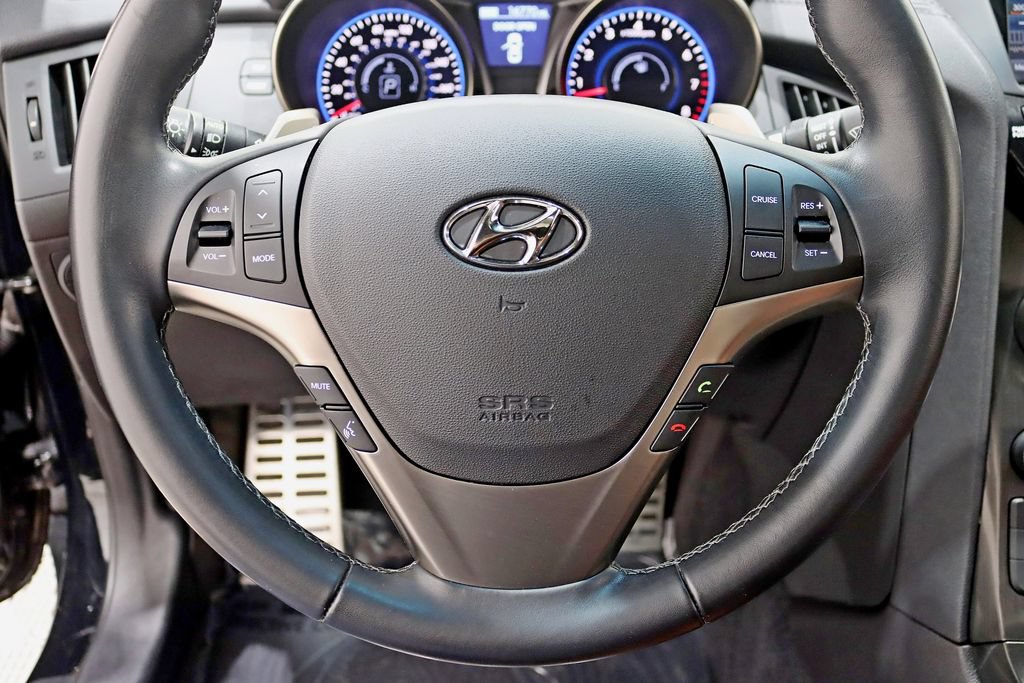 Used 2016 Hyundai Genesis Coupe 3.8 RWD image 15