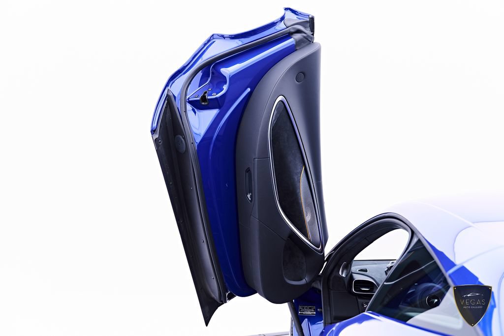 Used 2025 McLaren Artura RWD image 47