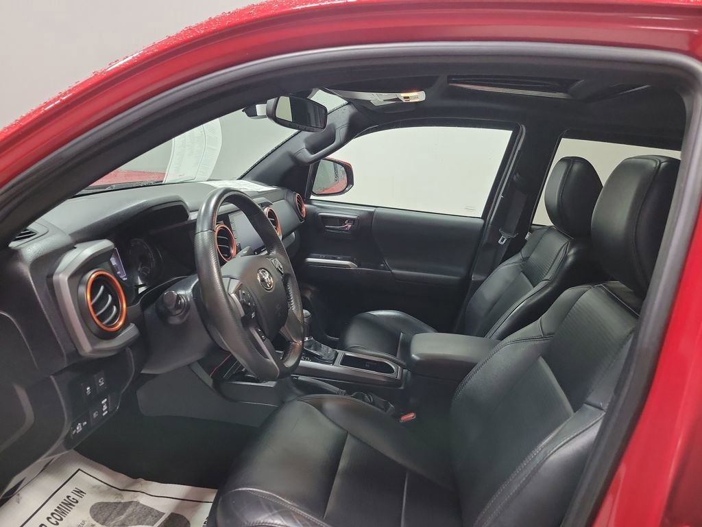 Used 2022 Toyota Tacoma TRD Sport image 5