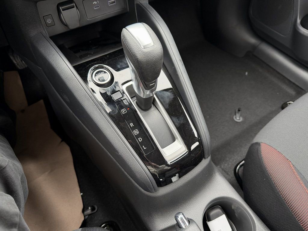 New 2025 Nissan Versa SR image 21