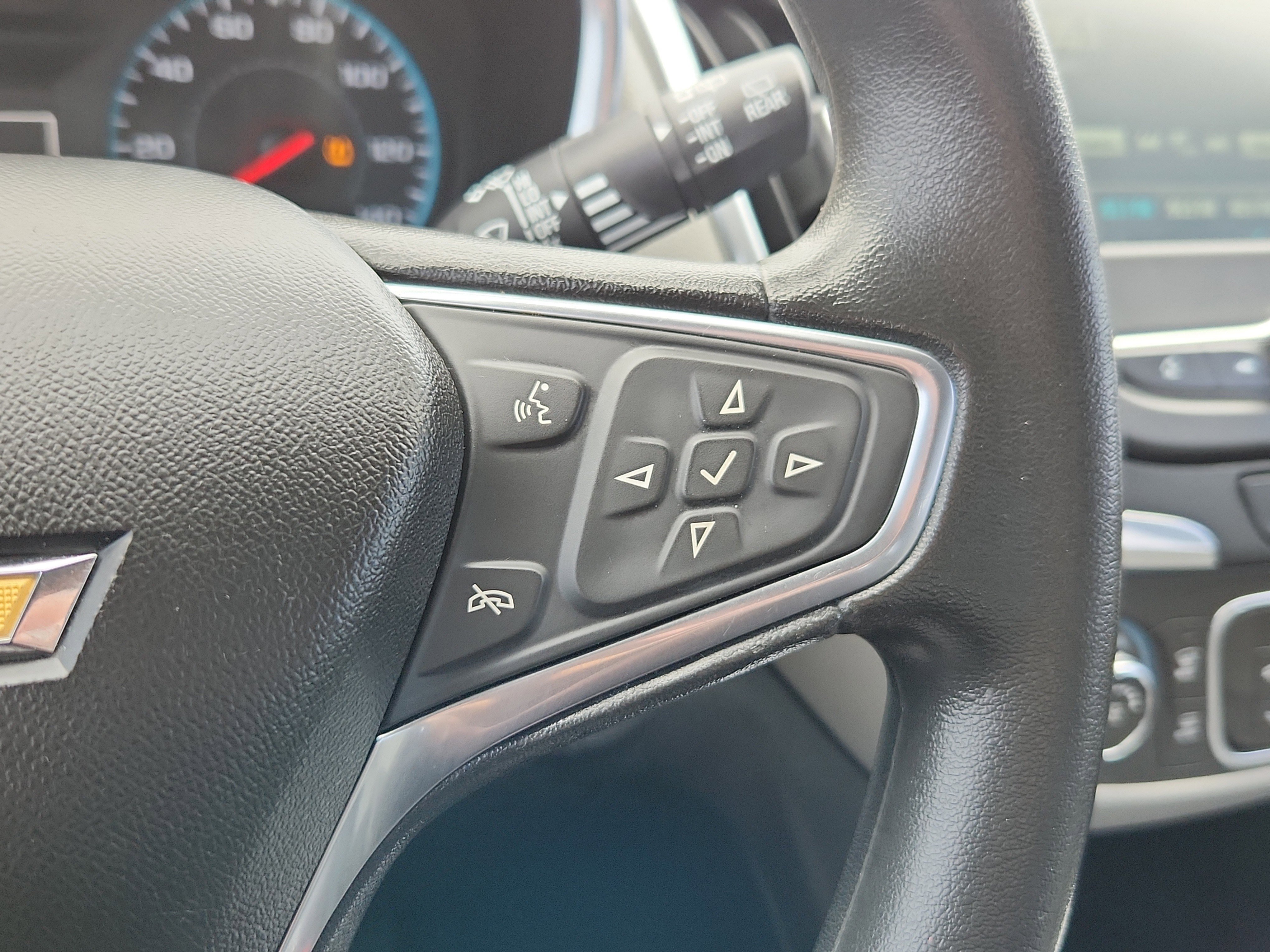 Used 2018 Chevrolet Equinox LS FWD image 19