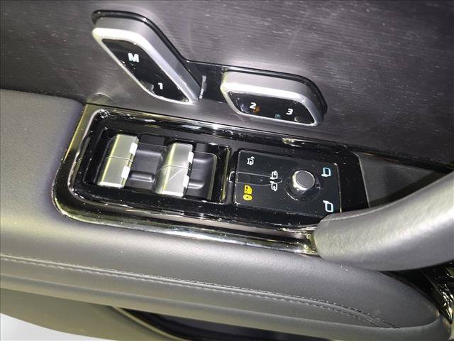 Used 2024 Land Rover Range Rover Sport SE AWD/4WD image 28