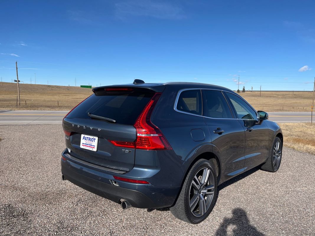Used 2020 Volvo XC60 T5 Momentum w/ Protection Package Premier AWD/4WD image 5