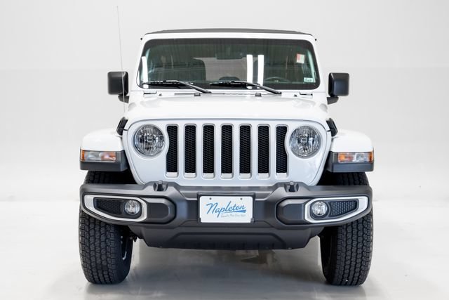 Used 2018 Jeep Wrangler Unlimited Sahara AWD/4WD image 4