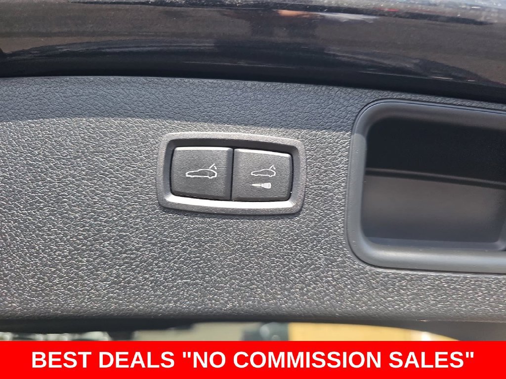 Used 2021 Porsche Macan w/ Premium Package AWD/4WD image 13