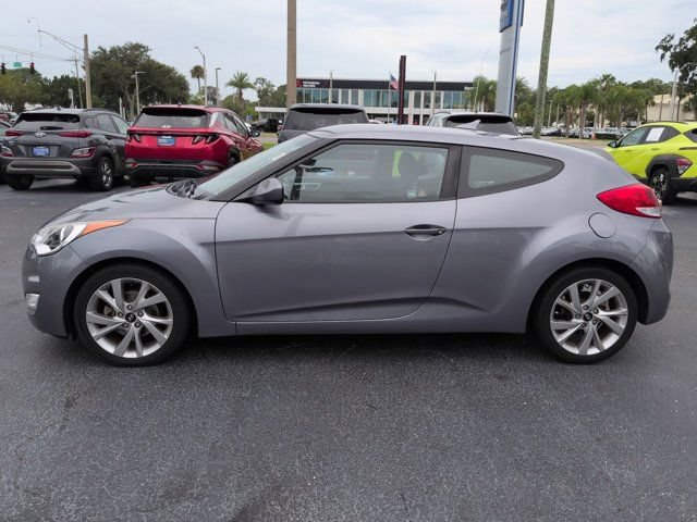 Used 2017 Hyundai Veloster FWD image 7