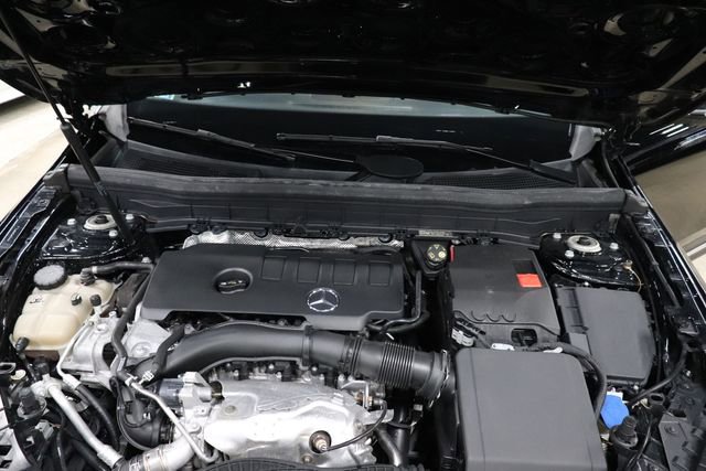 Used 2020 Mercedes-Benz GLB 250 image 25