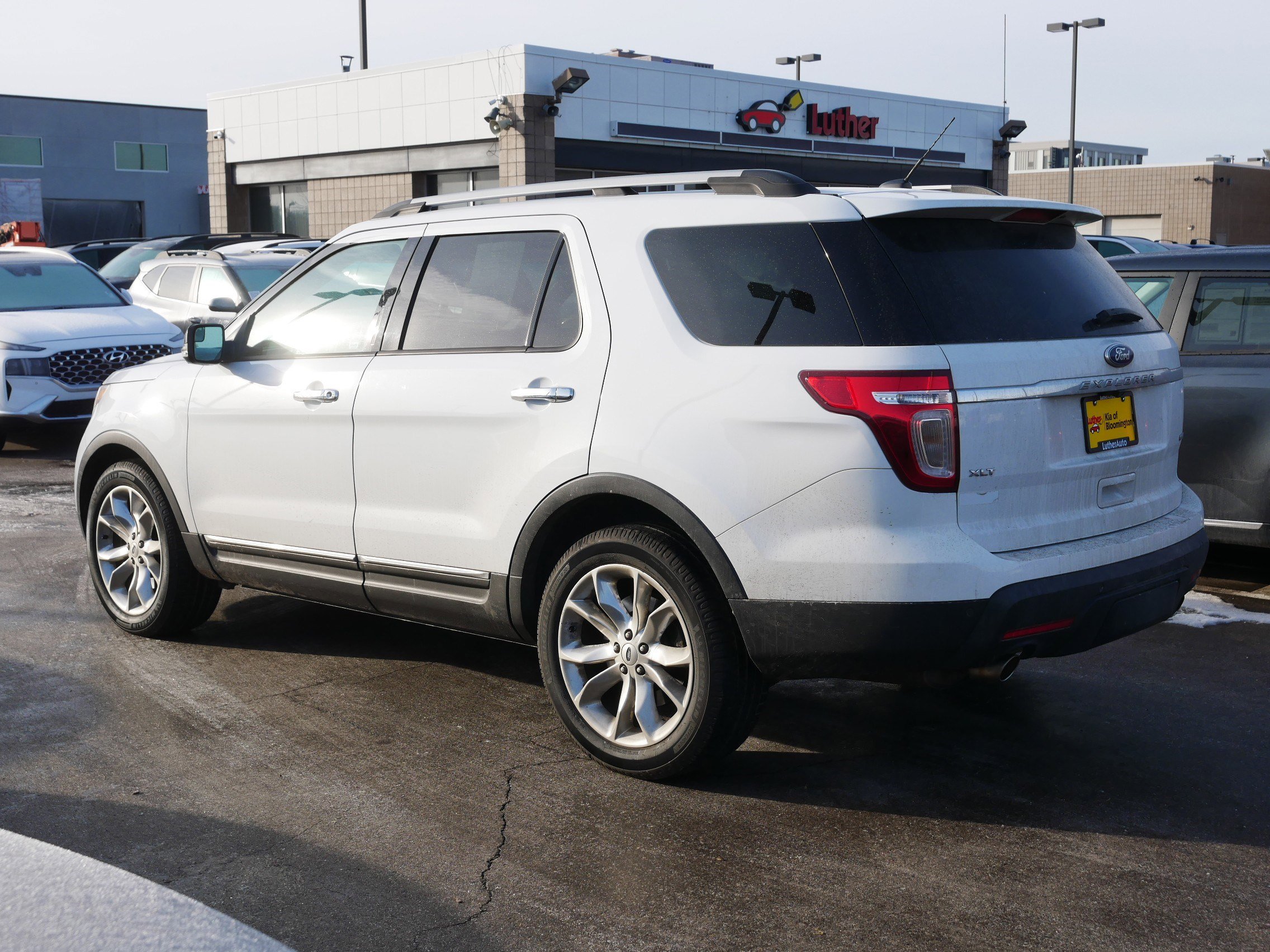 Used 2014 Ford Explorer XLT w/ Equipment Group 202A image 3