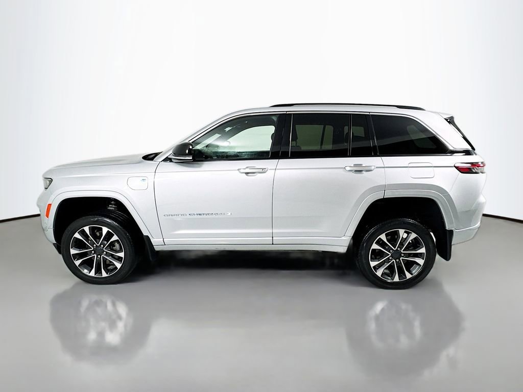 Used 2022 Jeep Grand Cherokee Overland w/ MOPAR Finishing Package AWD/4WD image 10
