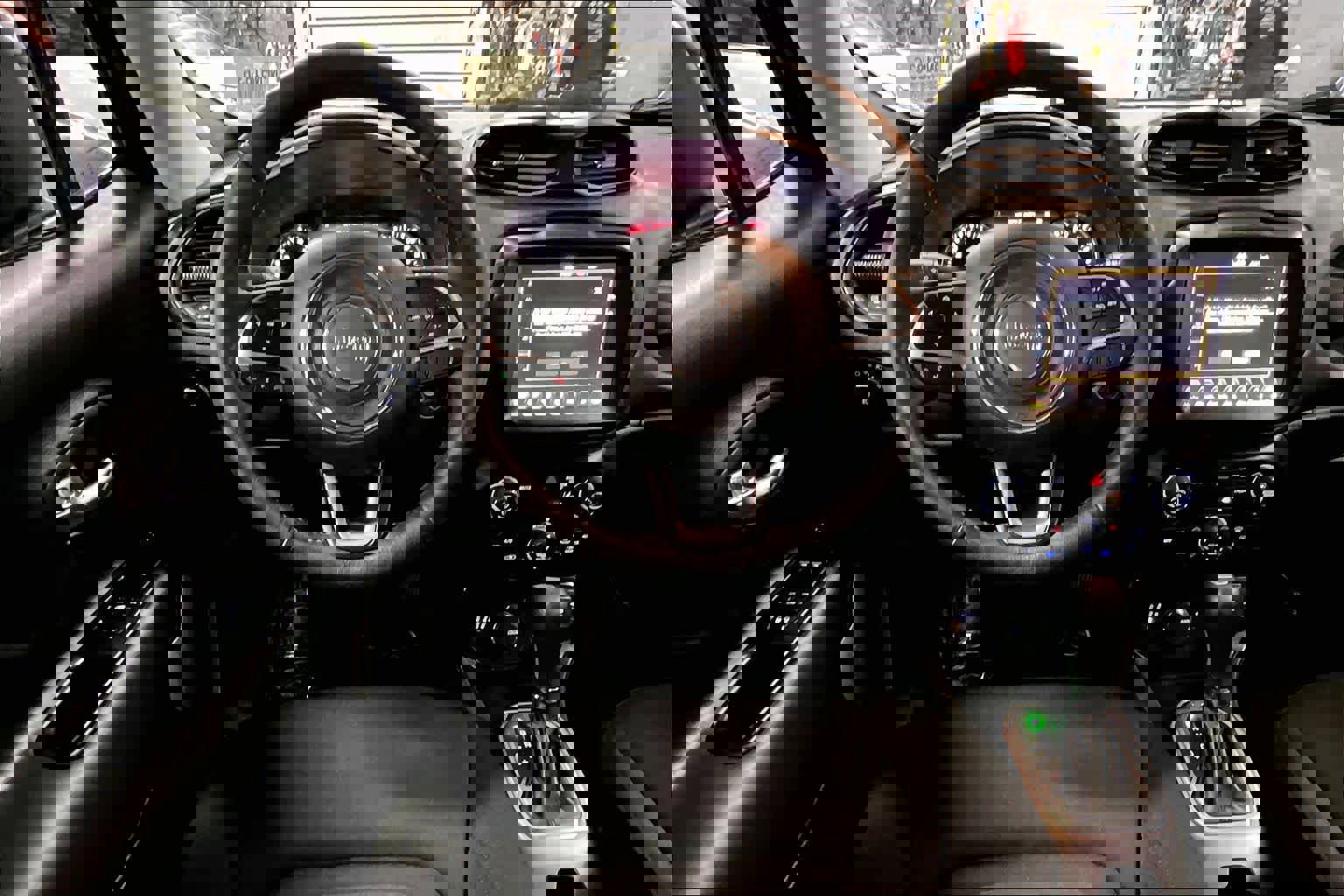 Used 2022 Jeep Renegade Latitude w/ Convenience Group image 6