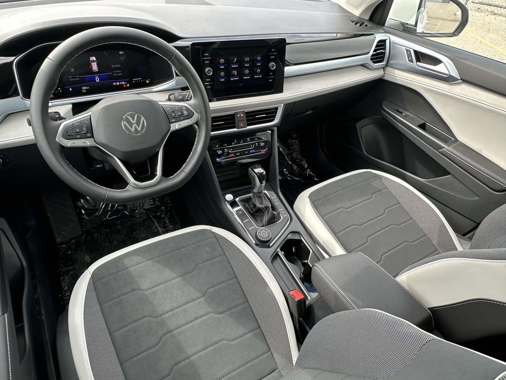 New 2025 Volkswagen Taos SE AWD/4WD image 9
