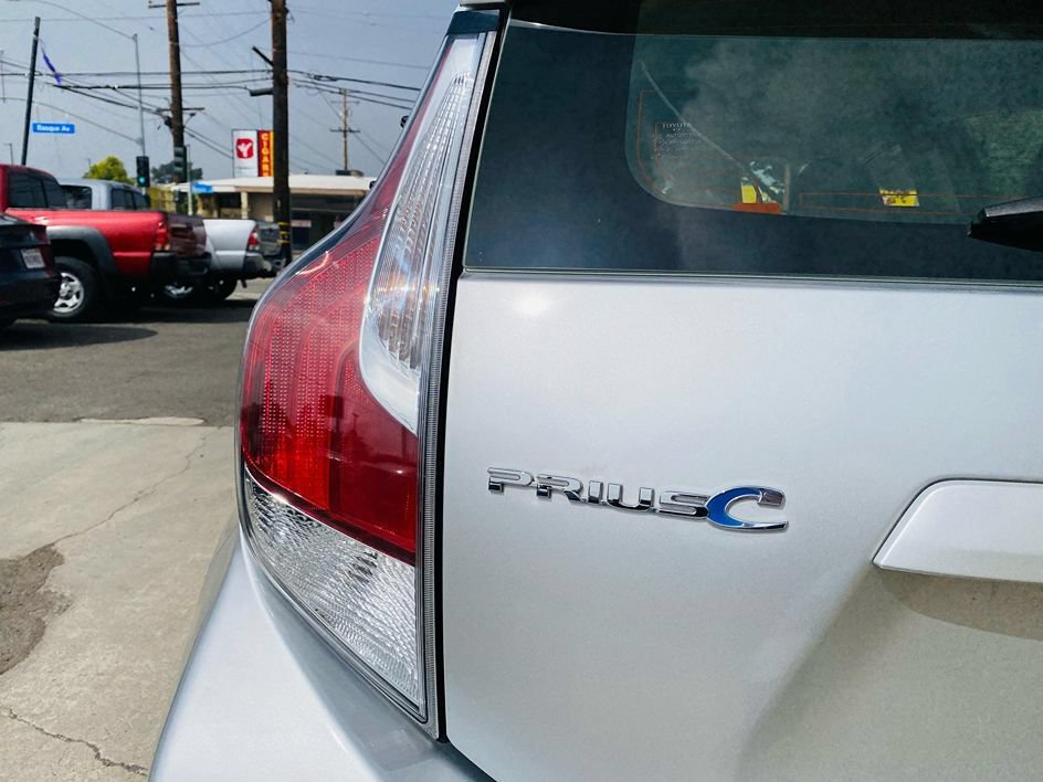 Used 2015 Toyota Prius C One FWD image 17