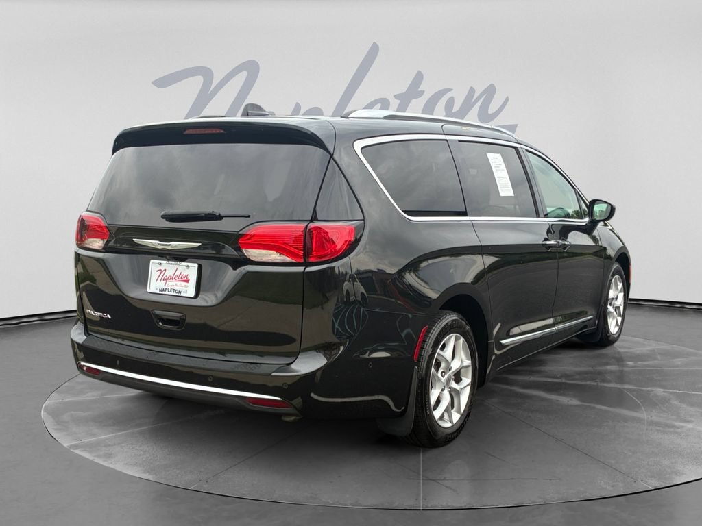 Used 2020 Chrysler Pacifica Touring-L Plus w/ Tire & Wheel Group FWD image 8