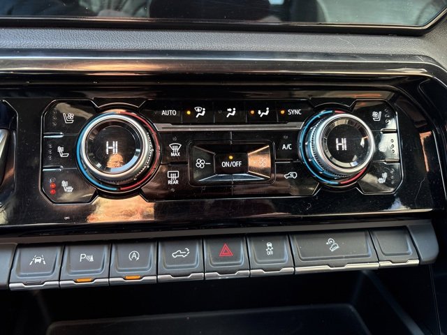 Used 2023 GMC Sierra 1500 AT4 w/ AT4 Preferred Package image 11