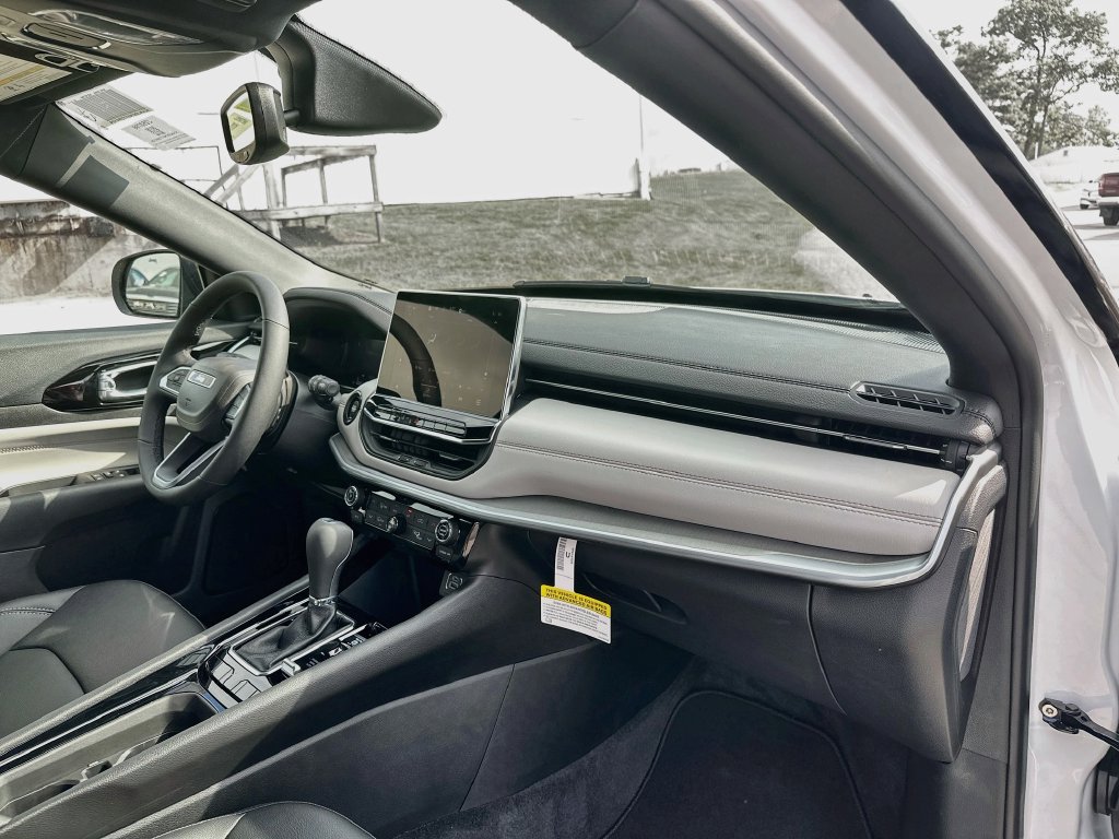 New 2026 Jeep Compass Limited AWD/4WD image 34