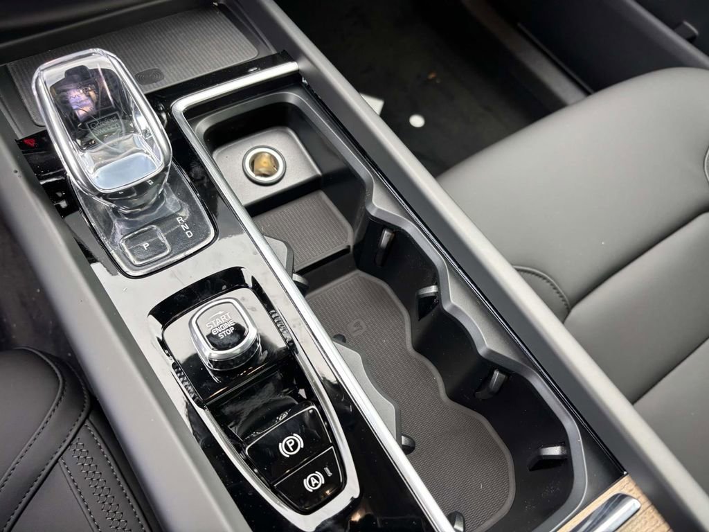 New 2026 Volvo XC60 B5 Plus w/ Protection Package Premier image 22