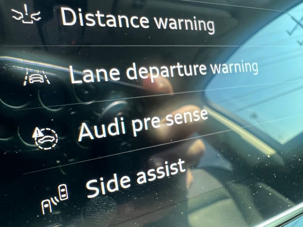 Used 2023 Audi Q7 3.0T Premium w/ Convenience Package AWD/4WD image 40