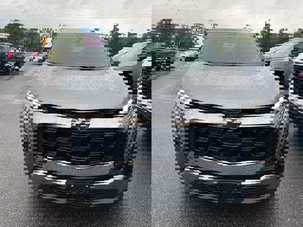 New 2025 Chevrolet Equinox ACTIV w/ Safety and Technology Package image 4