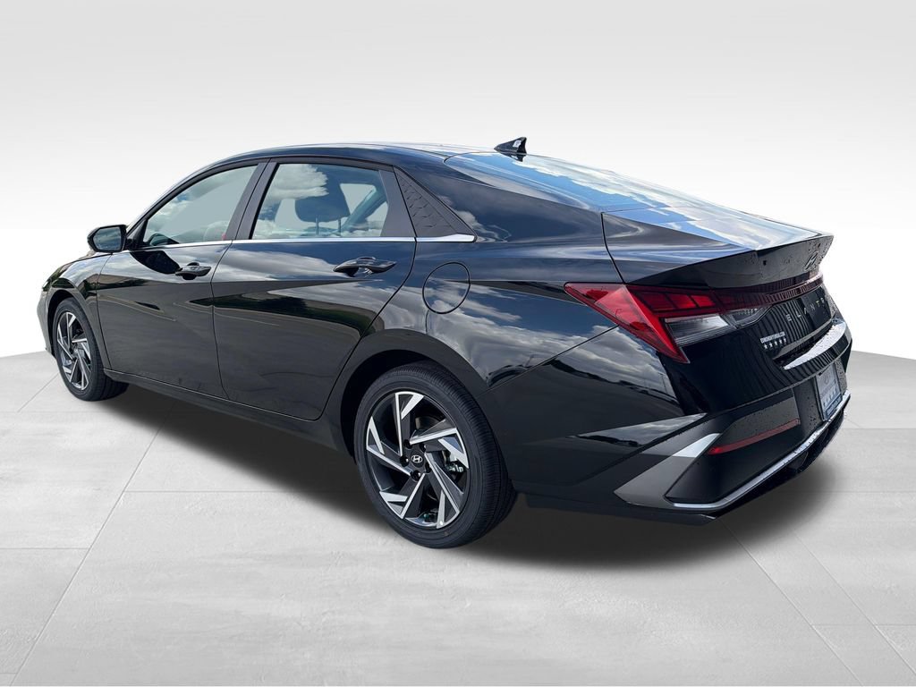 New 2026 Hyundai Elantra Limited FWD image 4