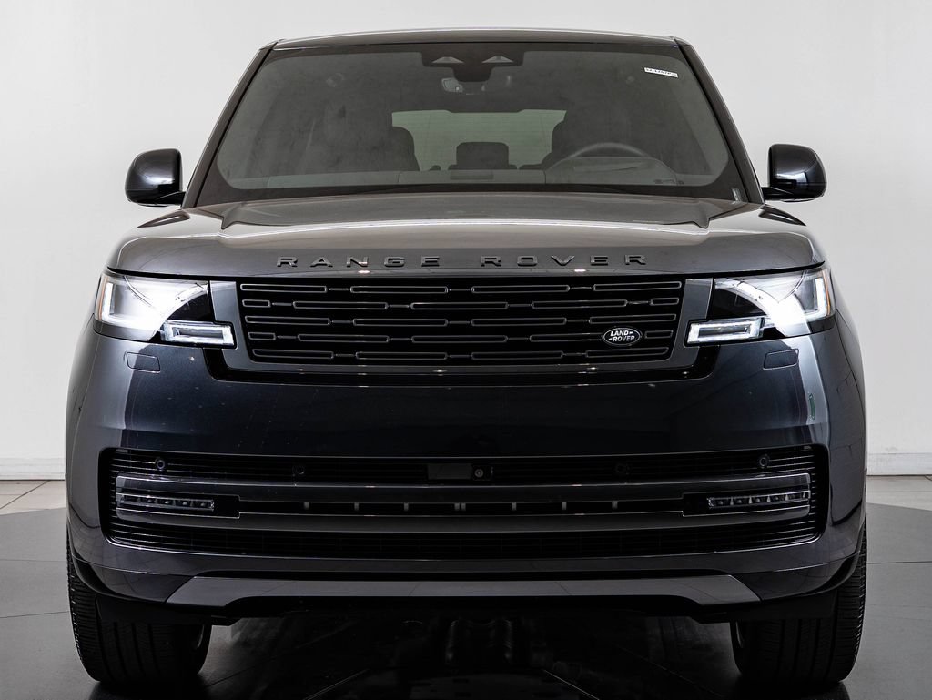 Used 2025 Land Rover Range Rover SE AWD/4WD image 2
