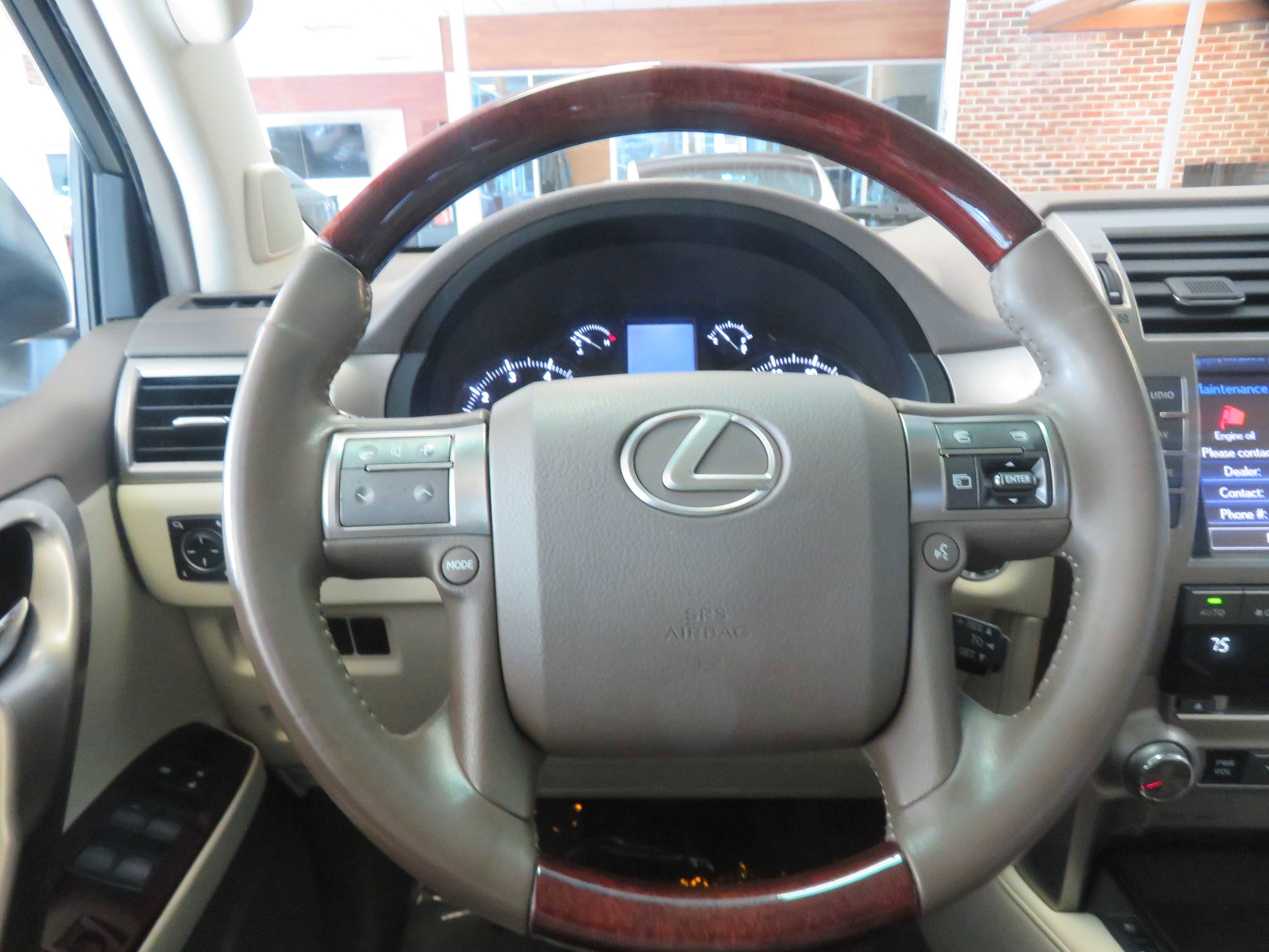 Used 2014 Lexus GX 460 w/ Premium Package image 31
