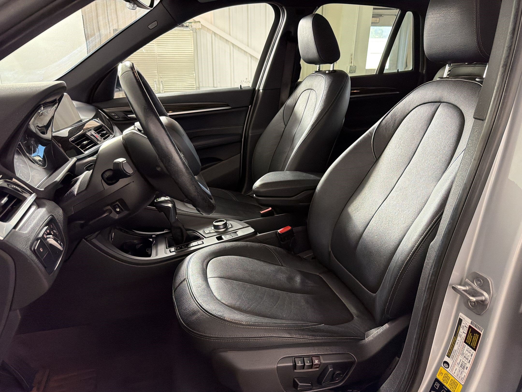 Used 2018 BMW X1 xDrive28i AWD/4WD image 5