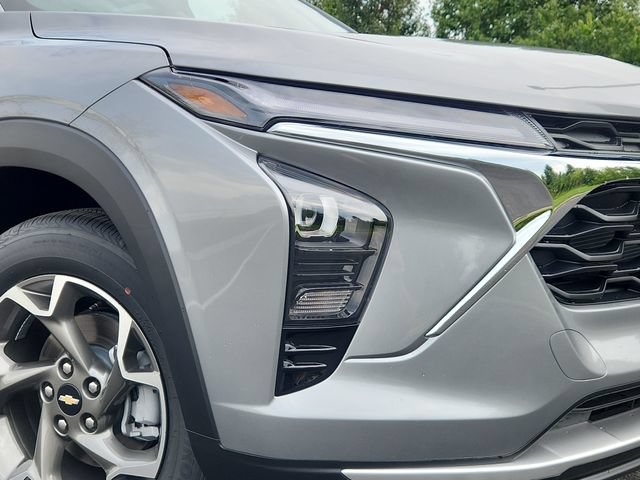 New 2026 Chevrolet Trax LT w/ Driver Confidence Package FWD image 9