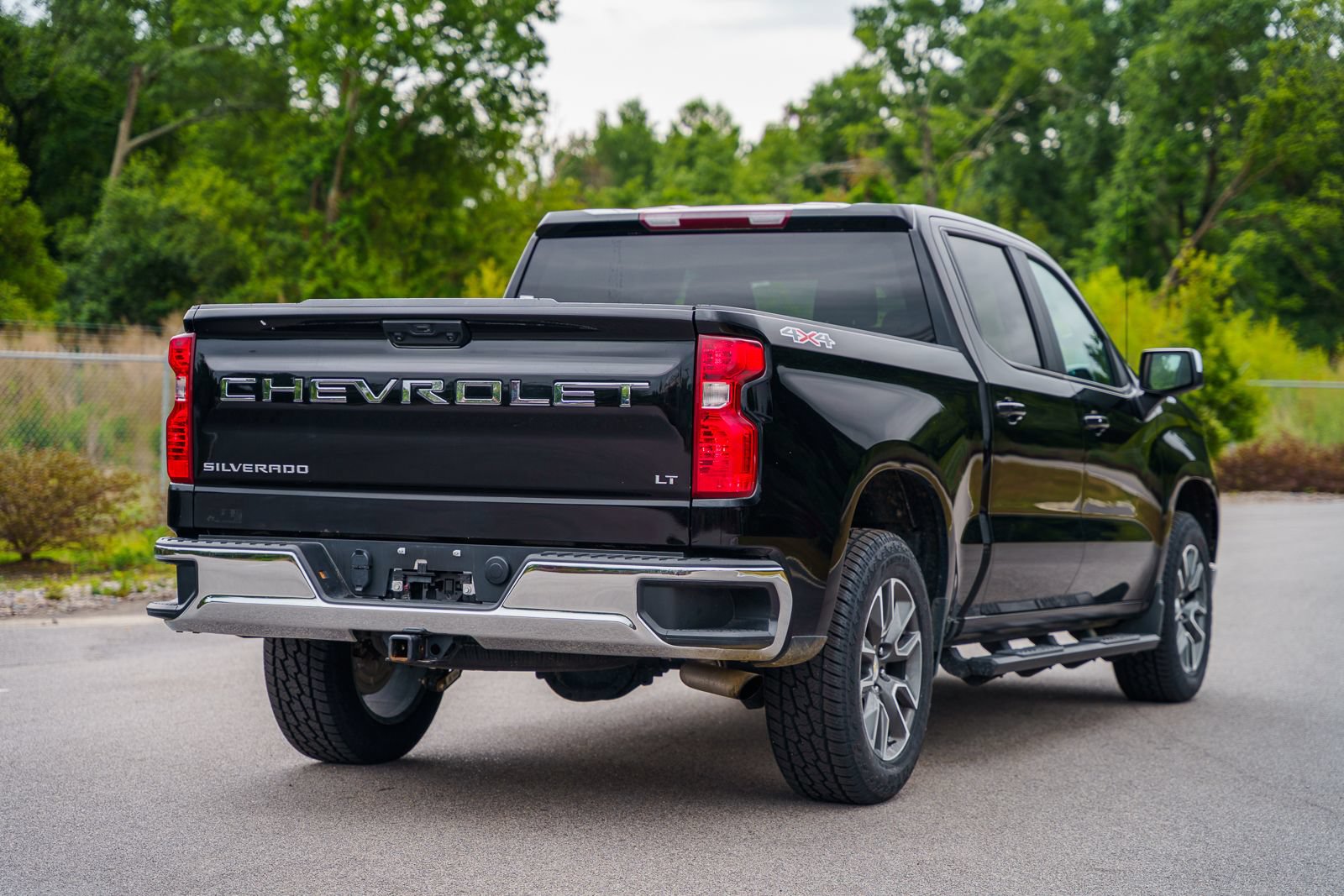 Used 2023 Chevrolet Silverado 1500 LT AWD/4WD image 7