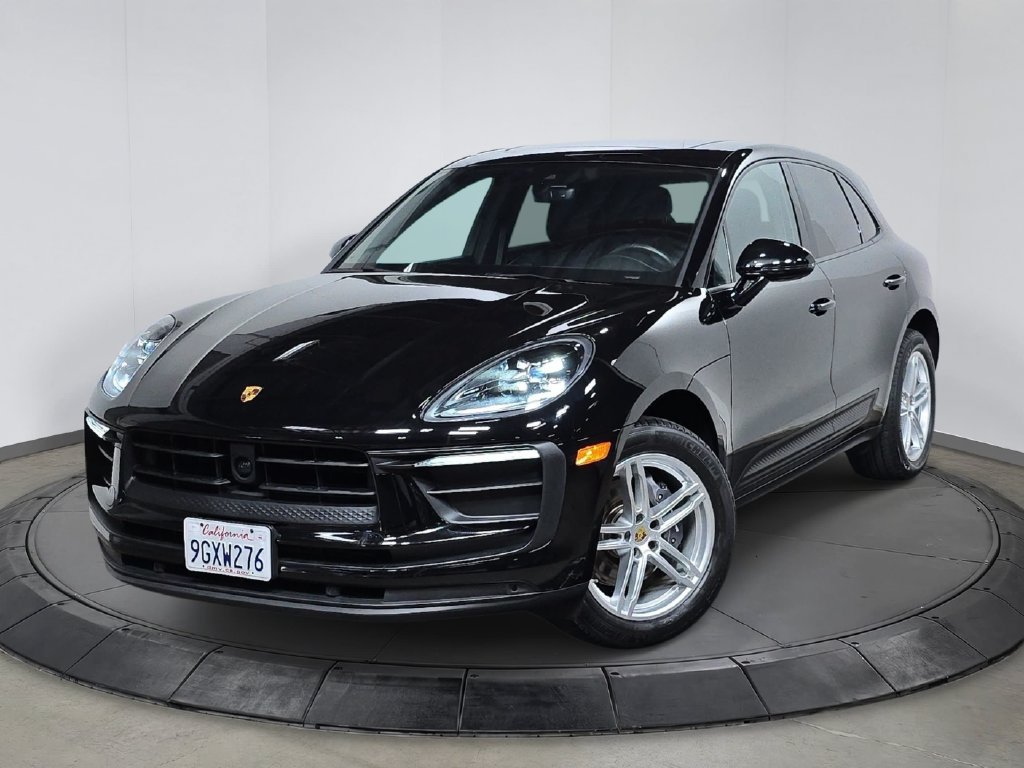 Certified 2023 Porsche Macan AWD/4WD image 1