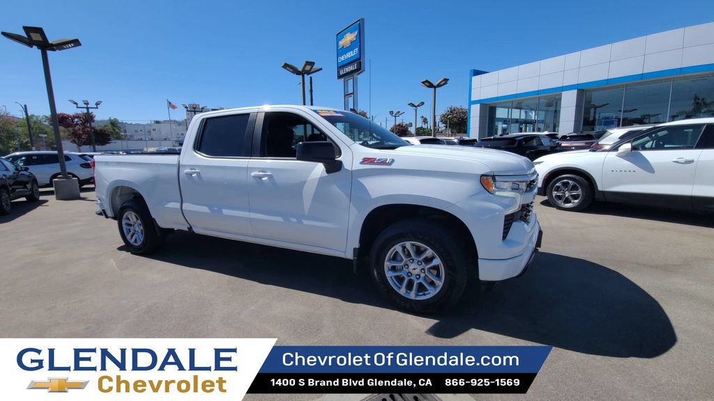Used 2022 Chevrolet Silverado 1500 RST w/ Z71 Off-Road Package AWD/4WD image 2