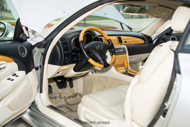 Used 2003 Lexus SC 430 Convertible RWD image 32