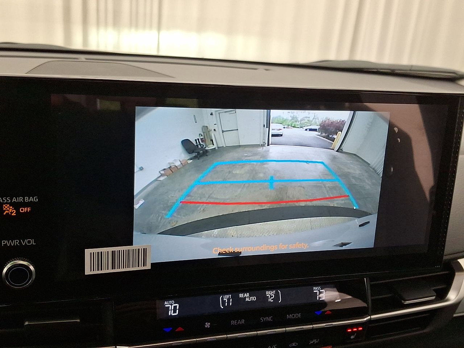 Used 2026 Toyota Sienna XLE FWD image 15