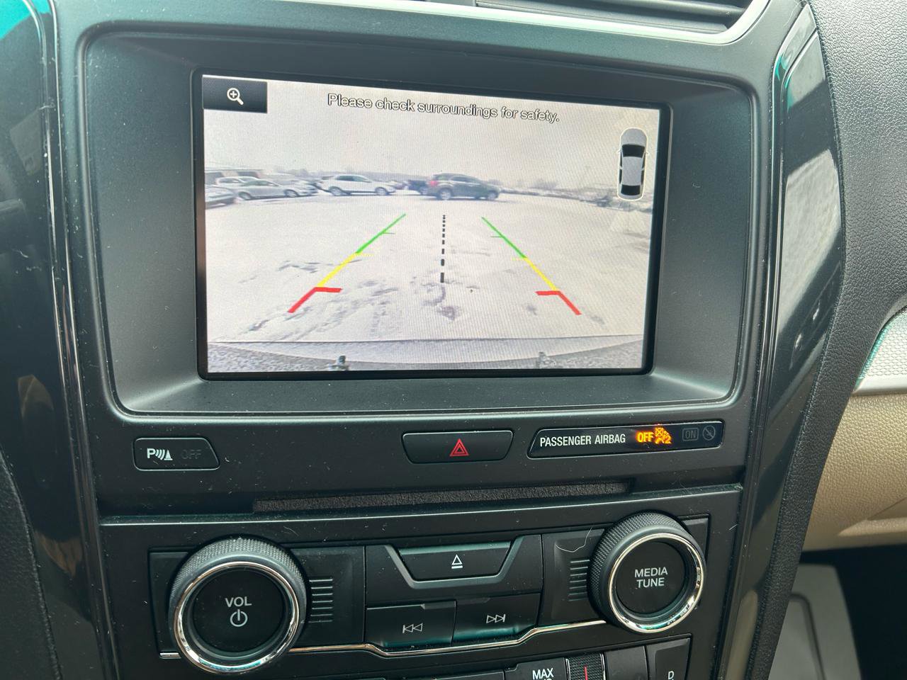 Used 2016 Ford Explorer XLT w/ Equipment Group 202A image 22