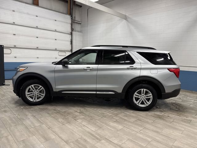 Used 2023 Ford Explorer XLT image 14