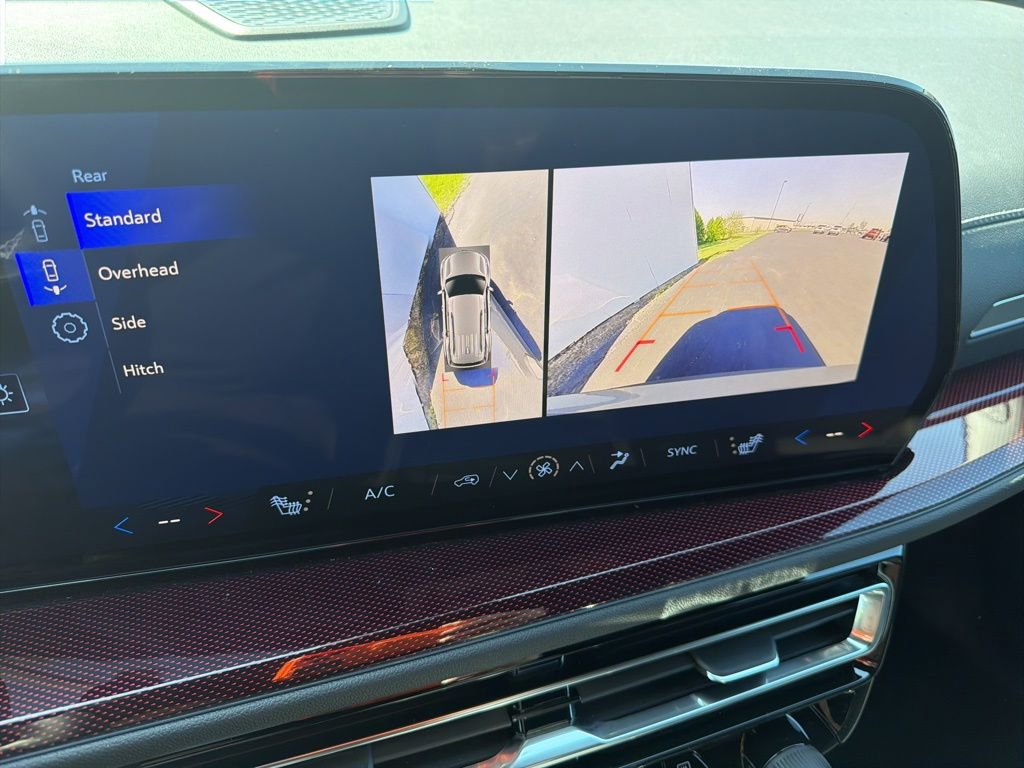 New 2026 Chevrolet Traverse Z71 w/ Enhanced Driving Package AWD/4WD image 17