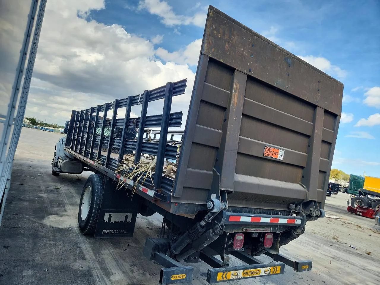 Used 2019 Ford F650 2WD Regular Cab Super Duty image 2